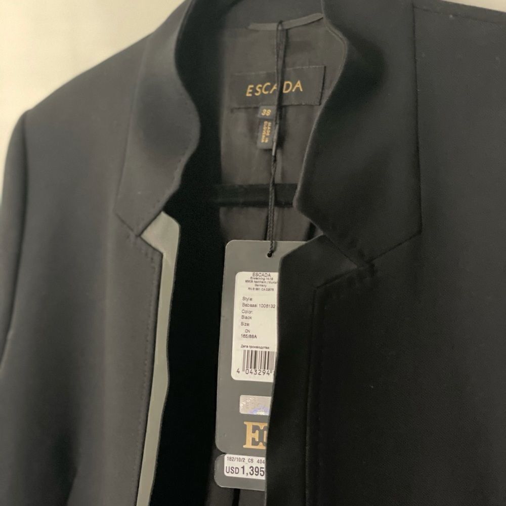 Escada blazer  - Picture 3 of 5